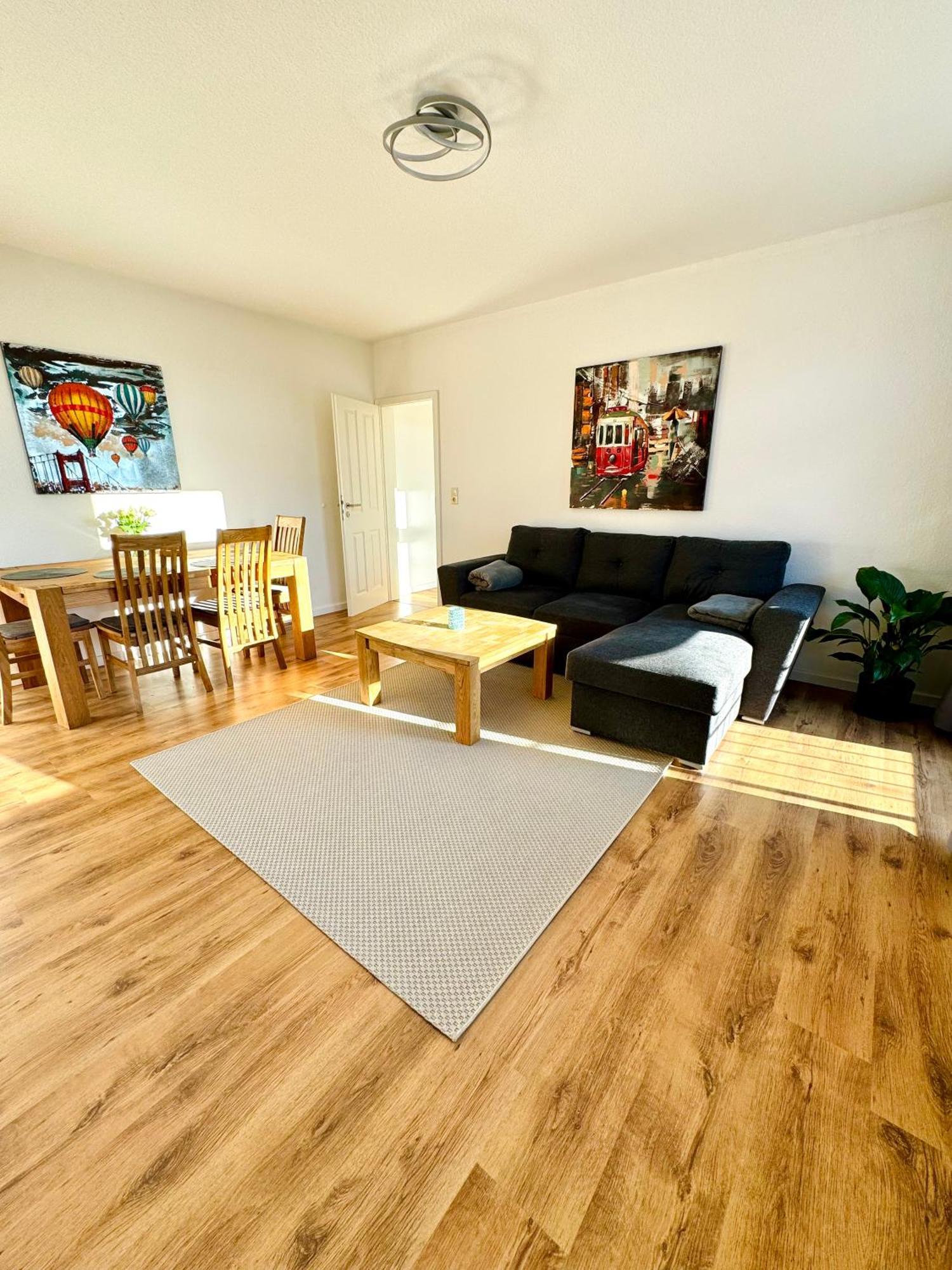 Schicke Wohnung Im Gruenen Hinterhof Schwerin  Bagian luar foto